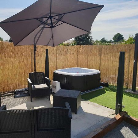 Beau Logement Avec Terrasse, Jacuzzi Et Terrain De Petanque Privatif A 5 Minutes De La Plage Оданж Экстерьер фото